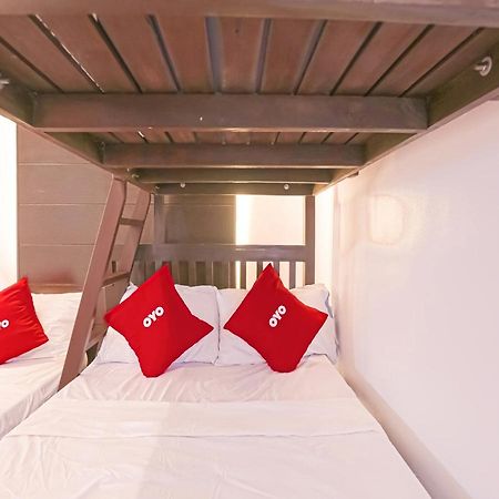 Oyo 759 Royal South Garden Suites Tagaytay City Екстериор снимка