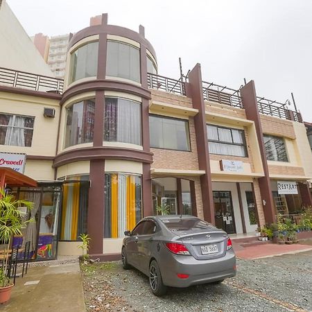 Oyo 759 Royal South Garden Suites Tagaytay City Екстериор снимка
