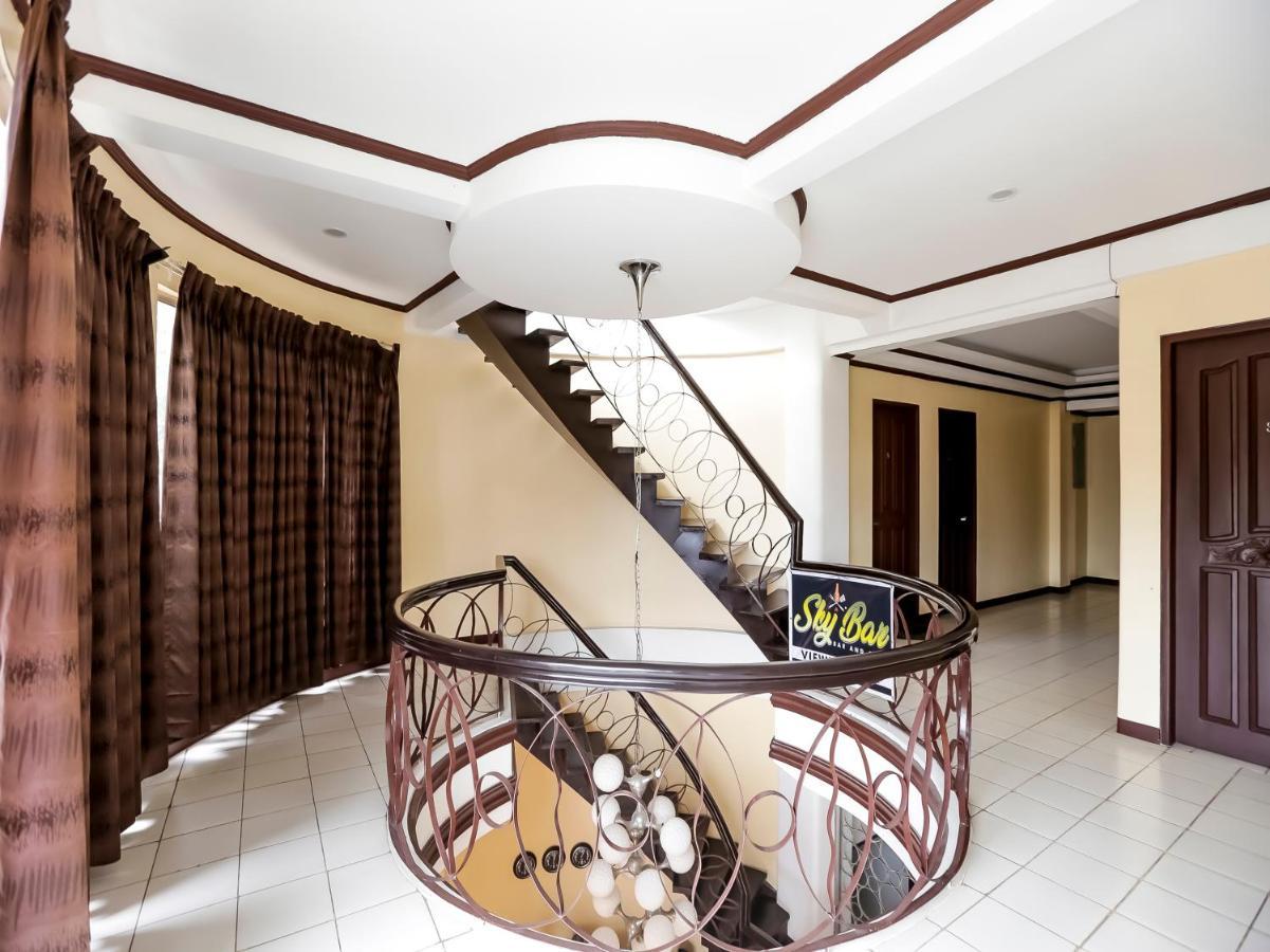 Oyo 759 Royal South Garden Suites Tagaytay City Екстериор снимка