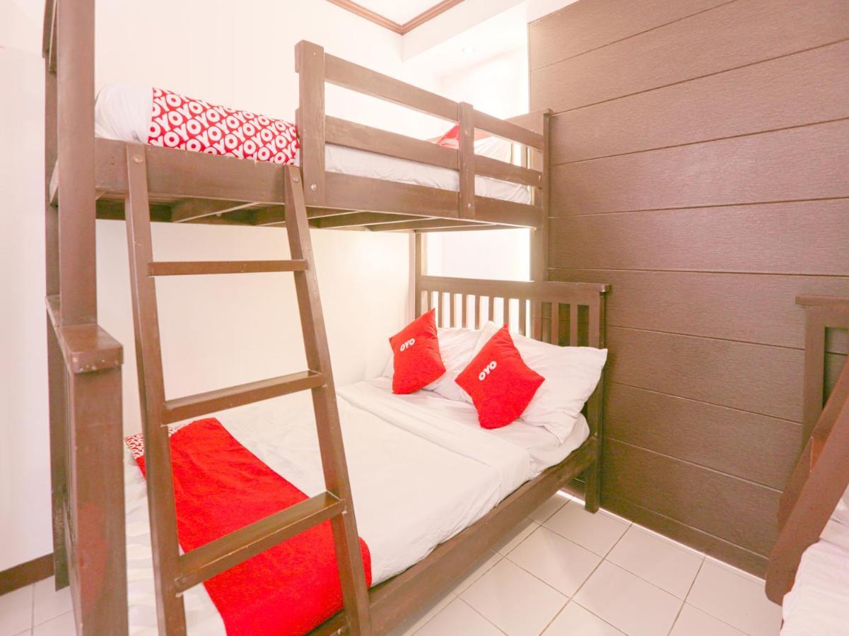 Oyo 759 Royal South Garden Suites Tagaytay City Екстериор снимка