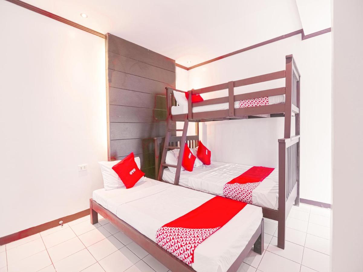 Oyo 759 Royal South Garden Suites Tagaytay City Екстериор снимка