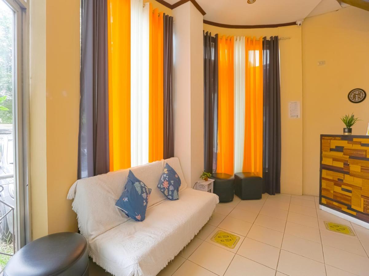 Oyo 759 Royal South Garden Suites Tagaytay City Екстериор снимка