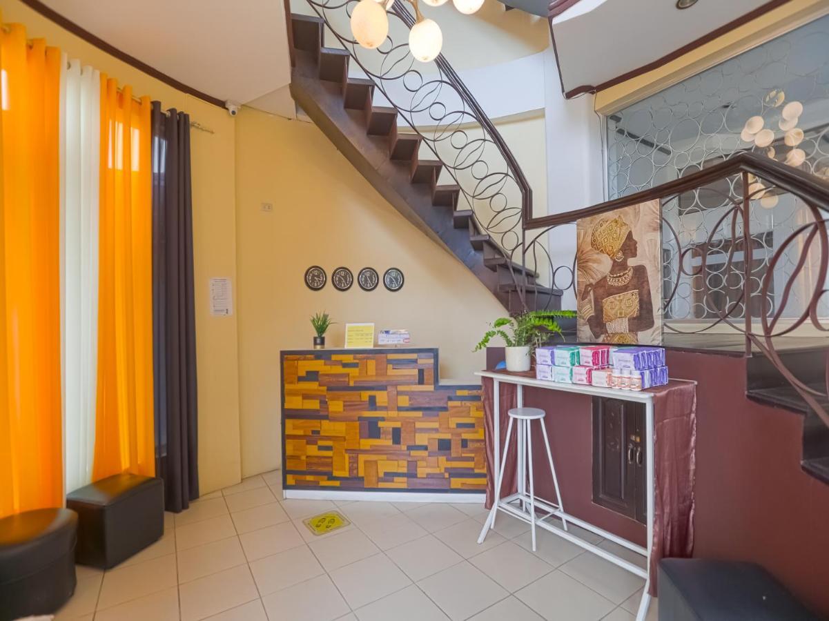 Oyo 759 Royal South Garden Suites Tagaytay City Екстериор снимка