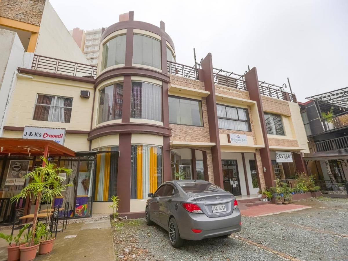 Oyo 759 Royal South Garden Suites Tagaytay City Екстериор снимка