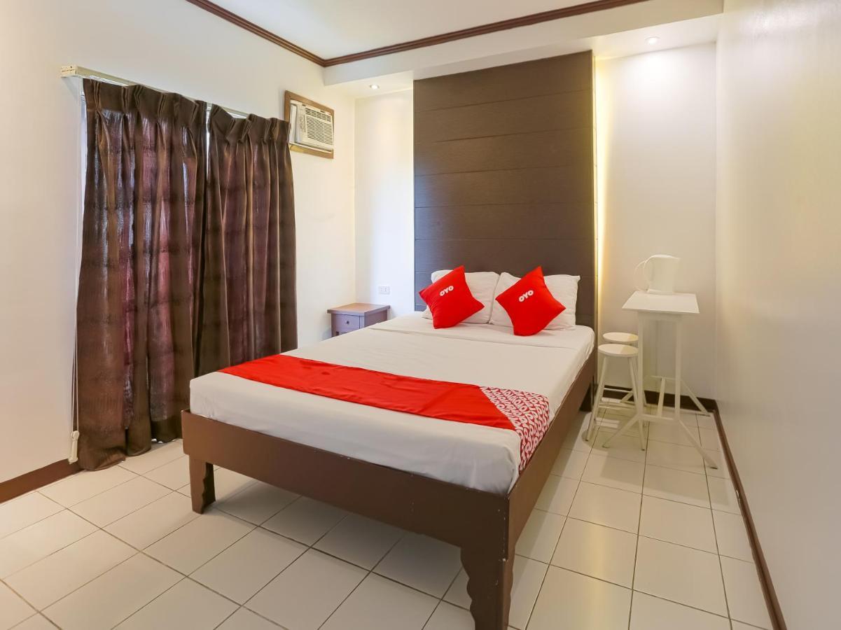 Oyo 759 Royal South Garden Suites Tagaytay City Екстериор снимка